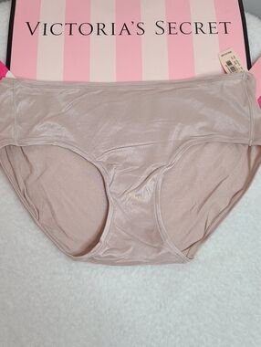 Y2K Victoria's Secret Fabulous Satin Hiphugger Panty Size M Beige